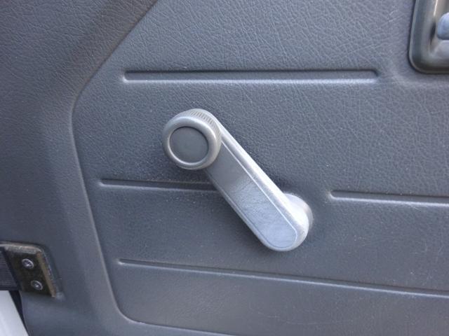 ジムニー ランドベンチャー 4WD ターボ リフトアップ3インチ 社外バンパー 社外マフラー ナルディウッドステアリング アルミ ETC エアコン パワステ エンジンスターター(21枚目)