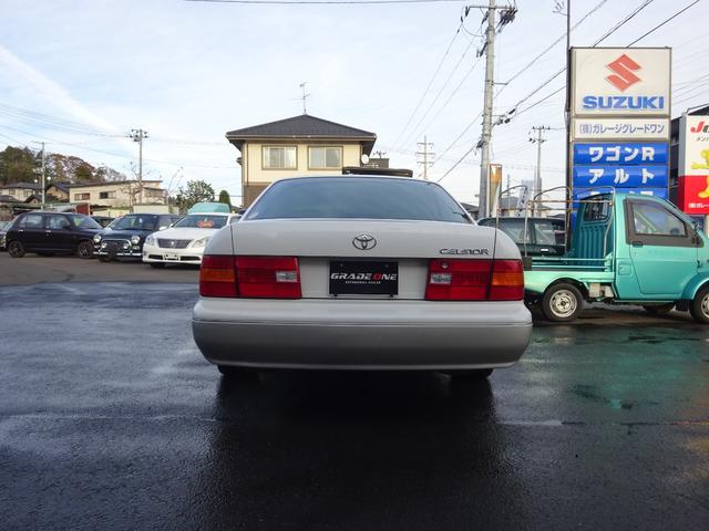 セルシオ Ｃ仕様　本革巻ステアリング　皮シート　パワーシート　シートヒーター　ウッドパネル　キーレス　ナビ　ＨＩＤヘッドライト　クルーズコントロール　トラクションコントロール（6枚目）