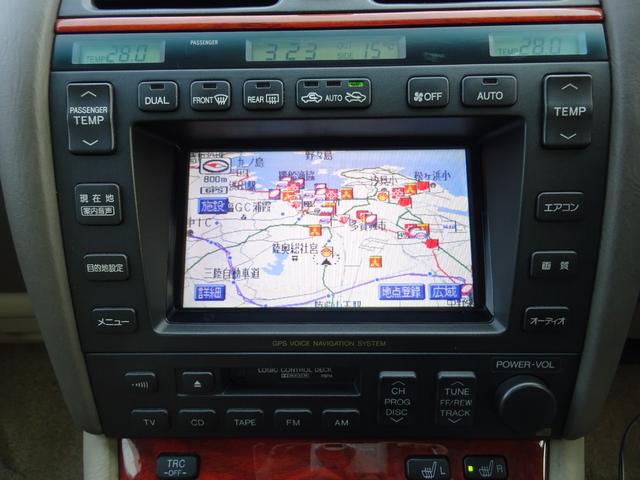 セルシオ Ｃ仕様　本革巻ステアリング　皮シート　パワーシート　シートヒーター　ウッドパネル　キーレス　ナビ　ＨＩＤヘッドライト　クルーズコントロール　トラクションコントロール（14枚目）