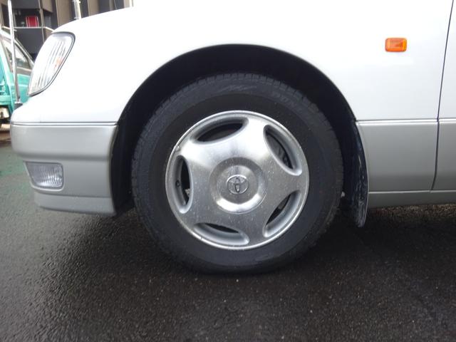 セルシオ Ｃ仕様　本革巻ステアリング　皮シート　パワーシート　シートヒーター　ウッドパネル　キーレス　ナビ　ＨＩＤヘッドライト　クルーズコントロール　トラクションコントロール（33枚目）