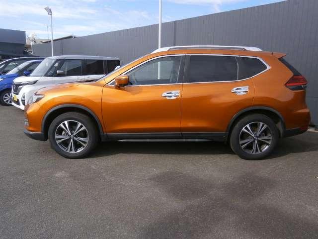 エクストレイル ２．０　２０Ｘｉ　２列車　４ＷＤ（3枚目）