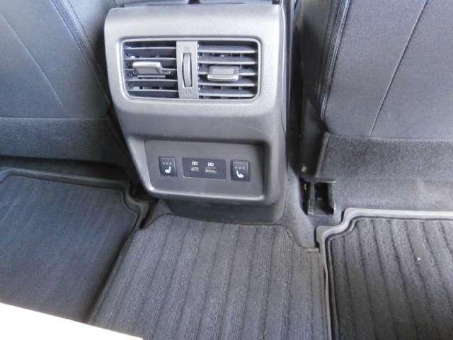 運転席用エアコン吹き出し口の画像です。