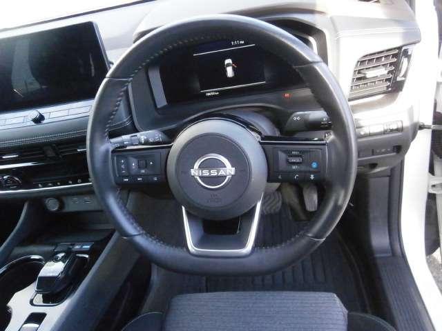 メーター内ディスプレイ・オーディオ操作用ステアリングスイッチです。