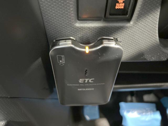 Ｇ４　禁煙車　４ＷＤ　純正ナビ　パワースライドドア　Ｂｌｕｅｔｏｏｔｈ再生　シートヒーター　スマートキー　オートエアコン　ＥＴＣ　横滑り防止装置　電動格納ミラー　衝突安全ボディー　盗難防止装置(8枚目)