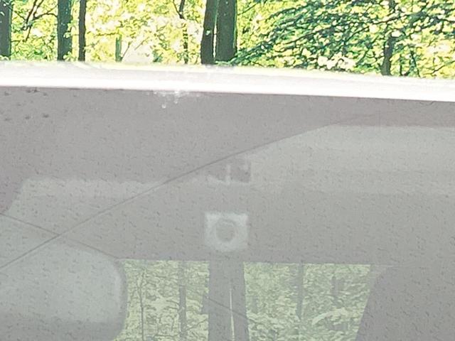 ヤリスクロス ハイブリッドＺ　禁煙車　衝突軽減装置　純正８型ディスプレイオーディオ　全周囲カメラ　レーダークルーズ　パワーバックドア　Ｂｌｕｅｔｏｏｔｈ再生　ＥＴＣ　ハーフレザーシート　ＬＥＤヘッド　シートヒーター　ドラレコ（21枚目）