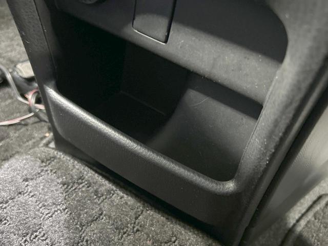 エスクァイア ハイブリッドＧｉ　禁煙車　フリップダウンモニター　ＳＤナビ　バックカメラ　寒冷地仕様　両側電動ドア　Ｂｌｕｅｔｏｏｔｈ　ＥＴＣ　クルコン　ハーフレザーシート　ＬＥＤヘッド　スマートキー　リアオートエアコン　フォグライト（68枚目）