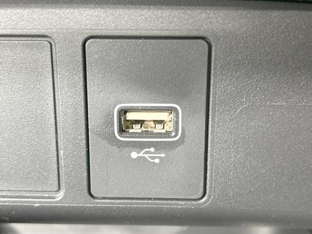 フィット ｅ：ＨＥＶホーム　純正９型ナビ　禁煙車　衝突軽減装置　アダプティブクルーズ　ＬＥＤヘッド　オートハイビーム　フルセグ　ＥＴＣ　Ｂｌｕｅｔｏｏｔｈ　バックカメラ　ハーフレザー　レーンキープ　コーナーセンサー　オートライト（54枚目）