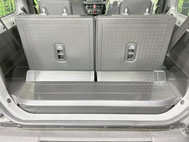 ジムニー ＸＣ　届出済未使用車　衝突軽減装置　スマートキー　シートヒーター　ＬＥＤヘッドライト　クルーズコントロール　車線逸脱警報　誤発進抑制機能　先行車発進お知らせ機能　革巻きステアリング　純正１６インチアルミ（33枚目）