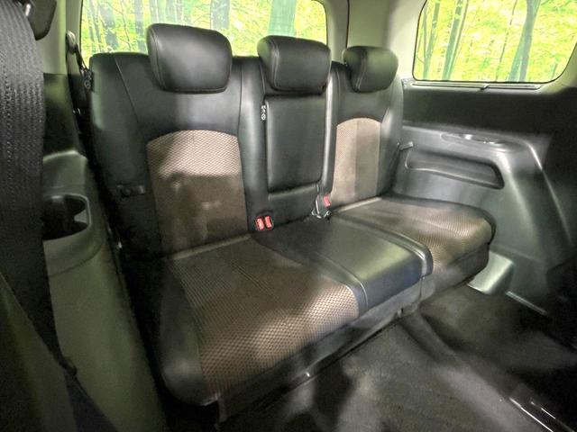 エルグランド ２５０ハイウェイスター　禁煙車　メーカーナビ　両側電動ドア　後席モニター　全周囲カメラ　１００Ｖ電源　スマートキー　ＨＩＤヘッド　ＥＴＣ　オートライト　デュアルエアコン　純正１８インチアルミ　リアエアコン　Ｂｌｕｅｔｏｏｔｈ（10枚目）