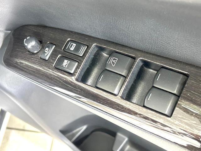 エルグランド ２５０ハイウェイスター　禁煙車　メーカーナビ　両側電動ドア　後席モニター　全周囲カメラ　１００Ｖ電源　スマートキー　ＨＩＤヘッド　ＥＴＣ　オートライト　デュアルエアコン　純正１８インチアルミ　リアエアコン　Ｂｌｕｅｔｏｏｔｈ（59枚目）