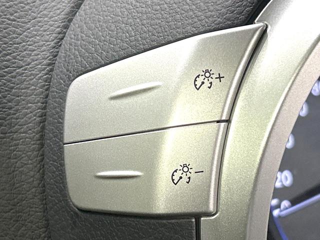 エルグランド ２５０ハイウェイスター　禁煙車　メーカーナビ　両側電動ドア　後席モニター　全周囲カメラ　１００Ｖ電源　スマートキー　ＨＩＤヘッド　ＥＴＣ　オートライト　デュアルエアコン　純正１８インチアルミ　リアエアコン　Ｂｌｕｅｔｏｏｔｈ（66枚目）