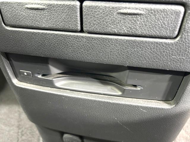 エルグランド ２５０ハイウェイスター　禁煙車　メーカーナビ　両側電動ドア　後席モニター　全周囲カメラ　１００Ｖ電源　スマートキー　ＨＩＤヘッド　ＥＴＣ　オートライト　デュアルエアコン　純正１８インチアルミ　リアエアコン　Ｂｌｕｅｔｏｏｔｈ（68枚目）