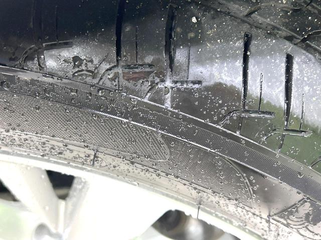 ティアナ ＸＶ　禁煙車　純正ナビ　全周囲カメラ　衝突被害軽減システム　レザーシート　前席シートエアコン　コーナーセンサー　スマートキー　ＨＩＤヘッド　ビルトインＥＴＣ　クルコン　オートライト　デュアルエアコン（47枚目）