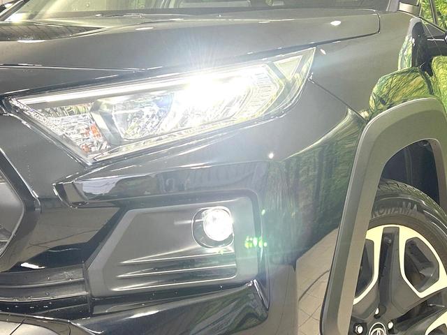 ＲＡＶ４ アドベンチャー　４ＷＤ　純正９型ＳＤナビ　バックカメラ　寒冷地仕様　衝突被害軽減システム　レーダークルーズ　禁煙車　ハーフレザーシート　前席シートエアコン　パワーシート　ドラレコ　コーナーセンサー　スマートキー（12枚目）
