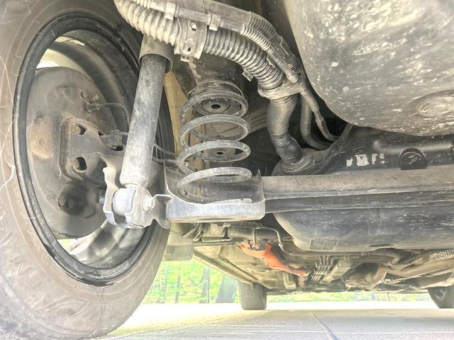 アクア Ｇ　禁煙車　寒冷地塩生　純正ナビ　バックカメラ　スマートキー　シートヒーター　オートライト　オートエアコン　フルセグ　Ｂｌｕｅｔｏｏｔｈ再生　１５インチＡＷ　革巻きステアリング　プライバシーガラス（24枚目）