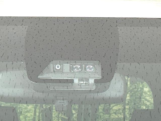 ノア Ｓｉ　ダブルバイビーＩＩ　後期型　禁煙車　純正９型ナビ　バックカメラ　両側電動ドア　衝突軽減装置　ハーフレザーシート　コーナーセンサー　スマートキー　ＬＥＤヘッド　ＥＴＣ２．０　クルコン　オートハイビーム　オートライト（6枚目）