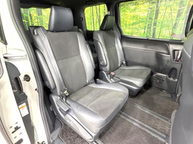 ノア Ｓｉ　ダブルバイビーＩＩ　後期型　禁煙車　純正９型ナビ　バックカメラ　両側電動ドア　衝突軽減装置　ハーフレザーシート　コーナーセンサー　スマートキー　ＬＥＤヘッド　ＥＴＣ２．０　クルコン　オートハイビーム　オートライト（9枚目）