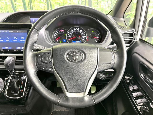 ノア Ｓｉ　ダブルバイビーＩＩ　後期型　禁煙車　純正９型ナビ　バックカメラ　両側電動ドア　衝突軽減装置　ハーフレザーシート　コーナーセンサー　スマートキー　ＬＥＤヘッド　ＥＴＣ２．０　クルコン　オートハイビーム　オートライト（12枚目）