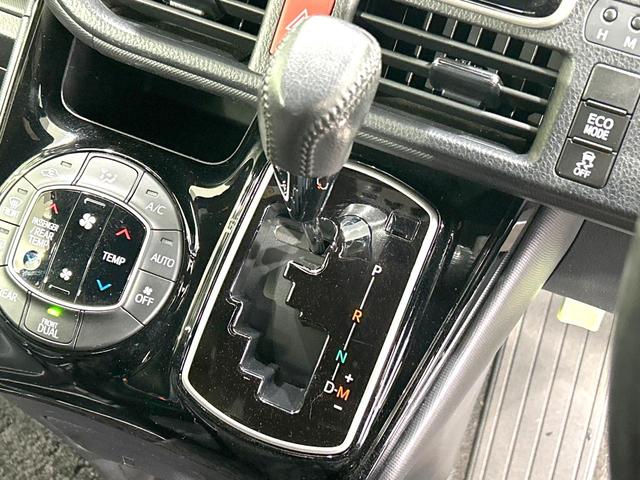 ノア Ｓｉ　ダブルバイビーＩＩ　後期型　禁煙車　純正９型ナビ　バックカメラ　両側電動ドア　衝突軽減装置　ハーフレザーシート　コーナーセンサー　スマートキー　ＬＥＤヘッド　ＥＴＣ２．０　クルコン　オートハイビーム　オートライト（30枚目）