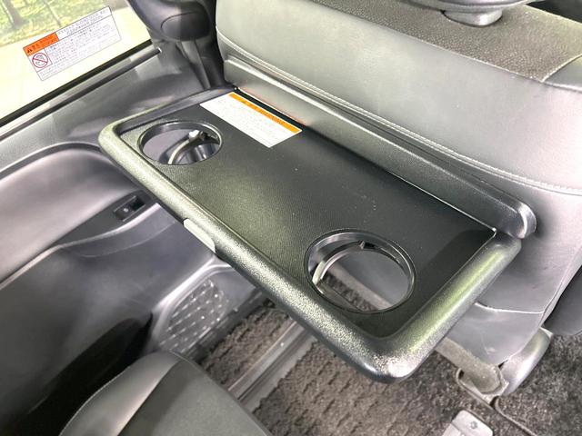 ノア Ｓｉ　ダブルバイビーＩＩ　後期型　禁煙車　純正９型ナビ　バックカメラ　両側電動ドア　衝突軽減装置　ハーフレザーシート　コーナーセンサー　スマートキー　ＬＥＤヘッド　ＥＴＣ２．０　クルコン　オートハイビーム　オートライト（54枚目）