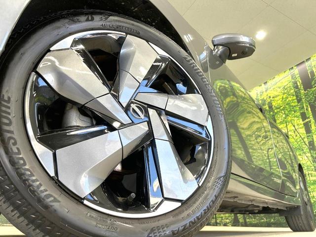オーラ Ｇ　禁煙車　ＢＯＳＥサウンドシステム　メーカー純正９型ナビ　プロパイロット　全周囲カメラ　衝突軽減装置　デジタルインナーミラー　スマートキー　シートヒーター　ステアリングヒーター　純正１７インチＡＷ（13枚目）