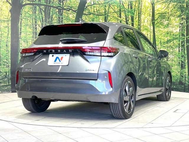 オーラ Ｇ　禁煙車　ＢＯＳＥサウンドシステム　メーカー純正９型ナビ　プロパイロット　全周囲カメラ　衝突軽減装置　デジタルインナーミラー　スマートキー　シートヒーター　ステアリングヒーター　純正１７インチＡＷ（17枚目）