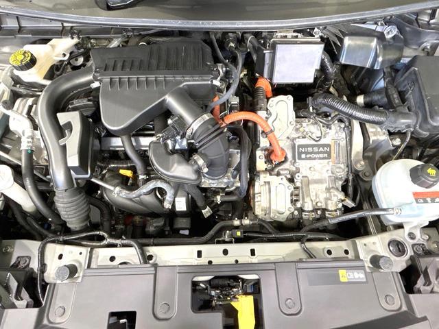 オーラ Ｇ　禁煙車　ＢＯＳＥサウンドシステム　メーカー純正９型ナビ　プロパイロット　全周囲カメラ　衝突軽減装置　デジタルインナーミラー　スマートキー　シートヒーター　ステアリングヒーター　純正１７インチＡＷ（18枚目）
