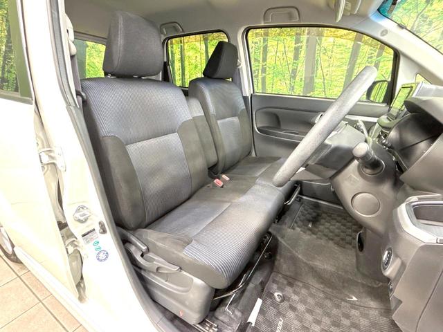 運転席シート廻りは使用感も少なく、良好な状態となっています。丁寧に使われていたことがよくわかりますね。