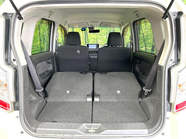 普段のお買い物や通勤、送迎等に十分な荷室スペースを確保しております。セカンドシートを倒すと、大きな荷物の積載も可能です♪