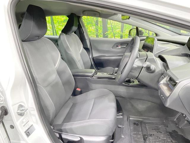 プリウス Ｇ　純正８型ナビ　全周囲カメラ　寒冷地仕様　衝突軽減　純正１９ＡＷ　レーダークルーズ　禁煙車　コーナーセンサー　スマートキー　ＬＥＤヘッド　ＥＴＣ　オートハイビーム　オートライト　オートエアコン（8枚目）