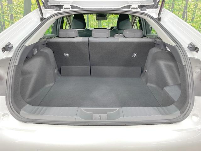 プリウス Ｇ　純正８型ナビ　全周囲カメラ　寒冷地仕様　衝突軽減　純正１９ＡＷ　レーダークルーズ　禁煙車　コーナーセンサー　スマートキー　ＬＥＤヘッド　ＥＴＣ　オートハイビーム　オートライト　オートエアコン（10枚目）