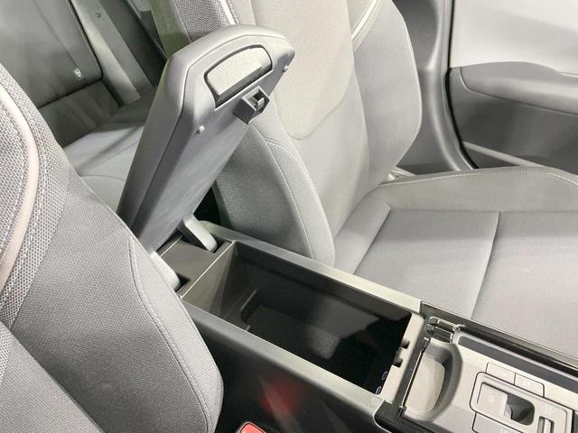 プリウス Ｇ　純正８型ナビ　全周囲カメラ　寒冷地仕様　衝突軽減　純正１９ＡＷ　レーダークルーズ　禁煙車　コーナーセンサー　スマートキー　ＬＥＤヘッド　ＥＴＣ　オートハイビーム　オートライト　オートエアコン（46枚目）