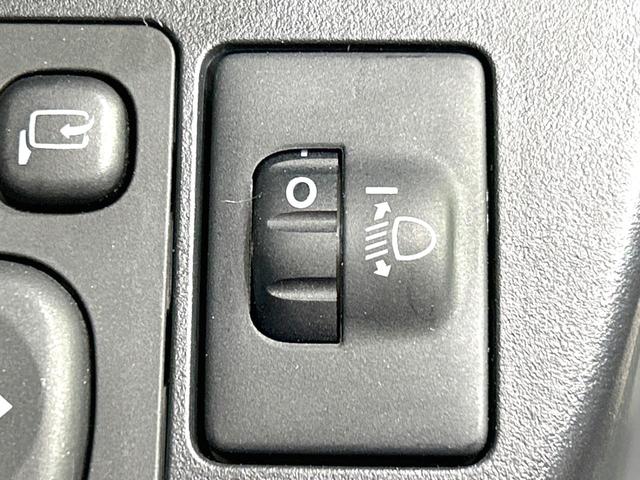 アクア Sスタイルブラック 禁煙車 SDナビ バックカメラ 寒冷地仕様 衝突被害軽減装置 コーナーセンサー スマートキー HIDヘッド ETC オートマチックハイビーム オートライト オートエアコン Bluetooth フルセグ(43枚目)