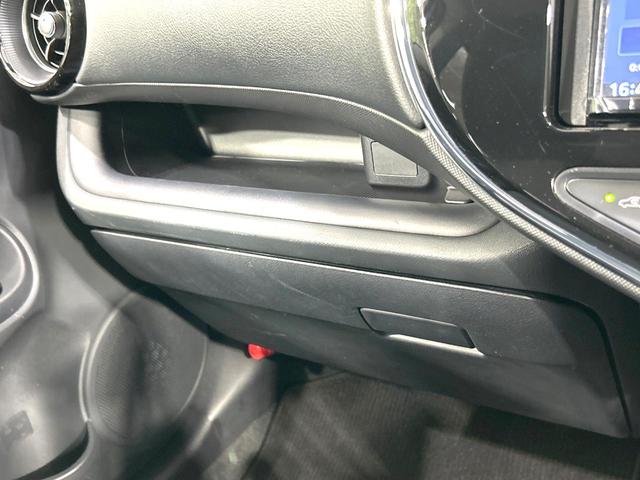 アクア Sスタイルブラック 禁煙車 SDナビ バックカメラ 寒冷地仕様 衝突被害軽減装置 コーナーセンサー スマートキー HIDヘッド ETC オートマチックハイビーム オートライト オートエアコン Bluetooth フルセグ(69枚目)