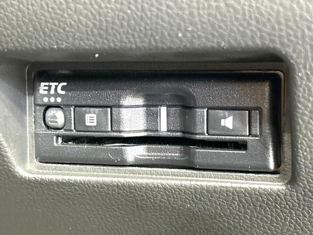 スイフトスポーツ ベースグレード 禁煙車 ターボ 純正8型ナビ 全周囲カメラ 衝突軽減装置 ETC スマートキー LEDヘッド アダプティブクルーズ オートハイビーム オートライト オートエアコン 純正17インチアルミ シートヒーター(7枚目)