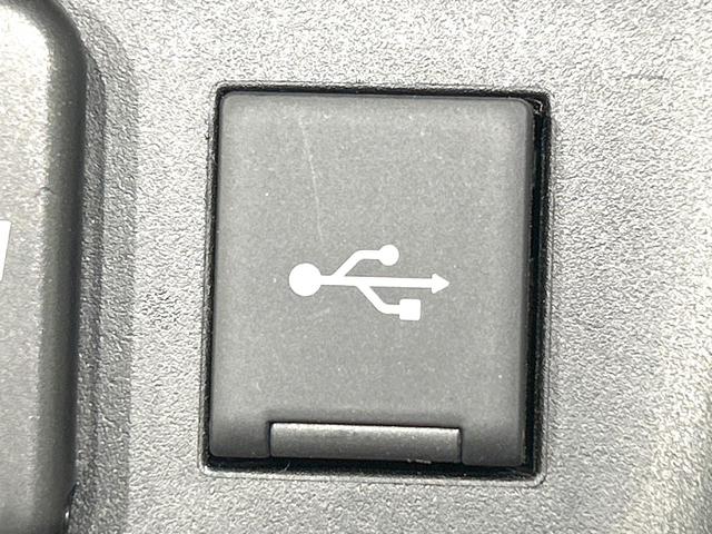 プリウス S 後期型 禁煙車 純正8型ナビ 全周囲カメラ 衝突軽減装置 レーダークルーズ AC100V ドラレコ コーナーセンサー スマートキー LEDヘッド ETC オートハイビーム オートライト オートエアコン(31枚目)