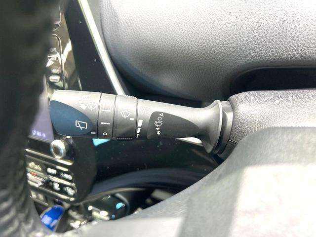プリウス S 後期型 禁煙車 純正8型ナビ 全周囲カメラ 衝突軽減装置 レーダークルーズ AC100V ドラレコ コーナーセンサー スマートキー LEDヘッド ETC オートハイビーム オートライト オートエアコン(36枚目)