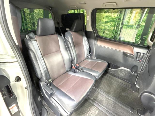 エスクァイア ハイブリッドGi 禁煙車 TRDエアロ フリップダウン BIG-X10インチナビ 両側電動スライドドア バックカメラ クルコン ウッドコンビステアリング リアオートエアコン ETC ドラレコ スマートキー オートライト(9枚目)