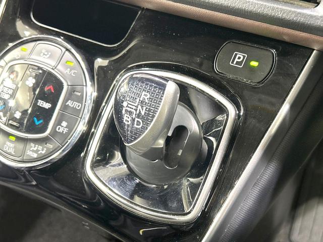 エスクァイア ハイブリッドGi 禁煙車 TRDエアロ フリップダウン BIG-X10インチナビ 両側電動スライドドア バックカメラ クルコン ウッドコンビステアリング リアオートエアコン ETC ドラレコ スマートキー オートライト(26枚目)