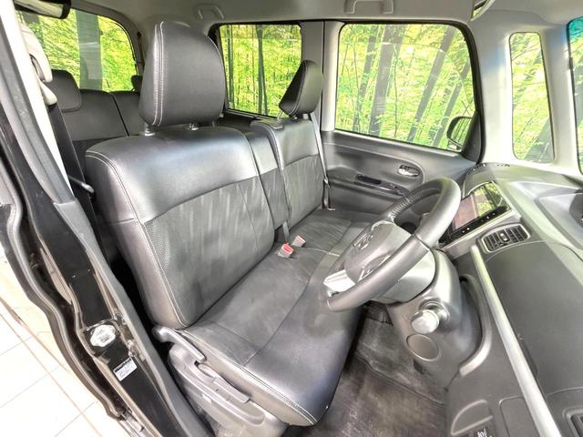 タント カスタムＲＳ　トップエディションＳＡＩＩＩ　後期型　禁煙車　ターボ　両側電動ドア　純正８型ナビ　バックカメラ　衝突軽減装置　ハーフレザー　シートヒーター　コーナーセンサー　スマートキー　ＬＥＤヘッド　ＥＴＣ　オートライト　革巻きハンドル（8枚目）