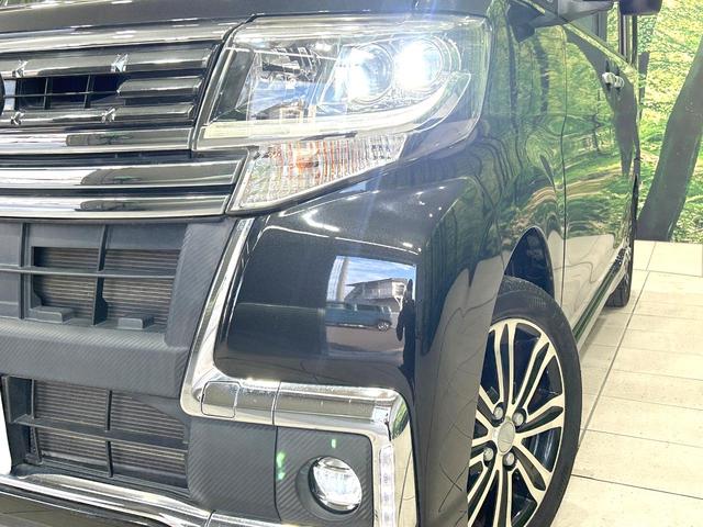 タント カスタムＲＳ　トップエディションＳＡＩＩＩ　後期型　禁煙車　ターボ　両側電動ドア　純正８型ナビ　バックカメラ　衝突軽減装置　ハーフレザー　シートヒーター　コーナーセンサー　スマートキー　ＬＥＤヘッド　ＥＴＣ　オートライト　革巻きハンドル（12枚目）