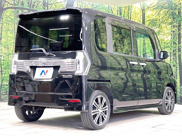 タント カスタムＲＳ　トップエディションＳＡＩＩＩ　後期型　禁煙車　ターボ　両側電動ドア　純正８型ナビ　バックカメラ　衝突軽減装置　ハーフレザー　シートヒーター　コーナーセンサー　スマートキー　ＬＥＤヘッド　ＥＴＣ　オートライト　革巻きハンドル（17枚目）