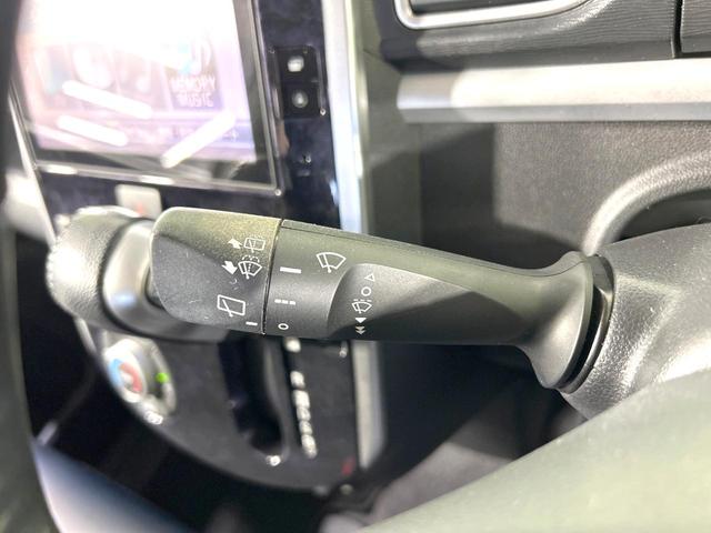 タント カスタムＲＳ　トップエディションＳＡＩＩＩ　後期型　禁煙車　ターボ　両側電動ドア　純正８型ナビ　バックカメラ　衝突軽減装置　ハーフレザー　シートヒーター　コーナーセンサー　スマートキー　ＬＥＤヘッド　ＥＴＣ　オートライト　革巻きハンドル（36枚目）