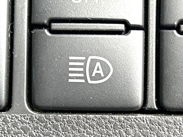 タント カスタムＲＳ　トップエディションＳＡＩＩＩ　後期型　禁煙車　ターボ　両側電動ドア　純正８型ナビ　バックカメラ　衝突軽減装置　ハーフレザー　シートヒーター　コーナーセンサー　スマートキー　ＬＥＤヘッド　ＥＴＣ　オートライト　革巻きハンドル（43枚目）