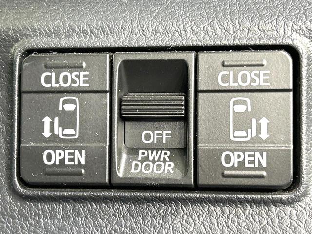 シエンタ G 禁煙車 純正ナビ 両側電動スライドドア 衝突軽減装置 バックカメラ ETC スマートキー ドラレコ LEDヘッド オートライト オートエアコン 15インチAW 革巻きステアリング 車線逸脱警報(4枚目)