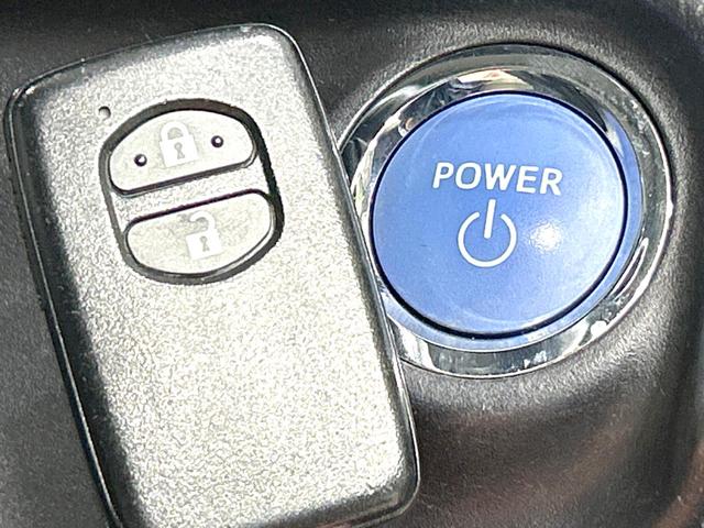 アクア S 純正SDナビ 禁煙車 スマートキー LEDヘッド オートライト オートエアコン Bluetooth CD再生 DVD再生 フルセグ 15インチアルミホイール フロントフォグライト 盗難防止システム(5枚目)