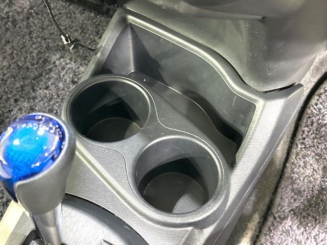 アクア S 純正SDナビ 禁煙車 スマートキー LEDヘッド オートライト オートエアコン Bluetooth CD再生 DVD再生 フルセグ 15インチアルミホイール フロントフォグライト 盗難防止システム(49枚目)