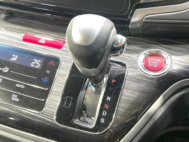 オデッセイ アブソルート メーカー純正ナビ バックカメラ 両側電動ドア 衝突軽減装置 ハーフレザーシート スマートキー LEDヘッド ETC クルコン オートライト オートエアコン 純正18インチアルミ Bluetooth(60枚目)