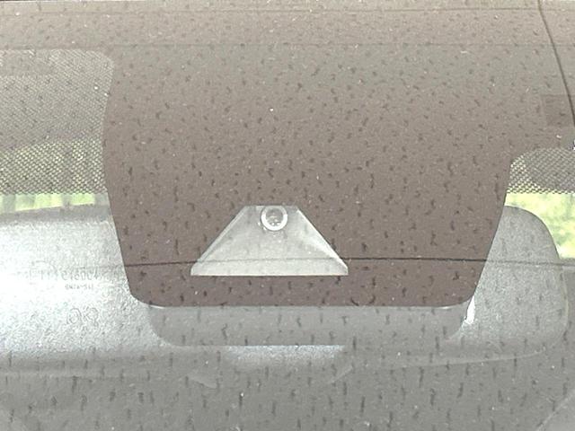 Ｃ－ＨＲ Ｇ　禁煙車　純正ナビ　衝突軽減装置　レーダークルーズ　バックカメラ　シートヒーター　スマートキー　ＥＴＣ　ドラレコ　ＬＥＤヘッド　ハーフレザー　オートライト　オートエアコン　オートマチックハイビーム（4枚目）