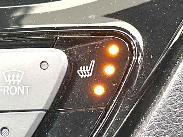 Ｃ－ＨＲ Ｇ　禁煙車　純正ナビ　衝突軽減装置　レーダークルーズ　バックカメラ　シートヒーター　スマートキー　ＥＴＣ　ドラレコ　ＬＥＤヘッド　ハーフレザー　オートライト　オートエアコン　オートマチックハイビーム（7枚目）